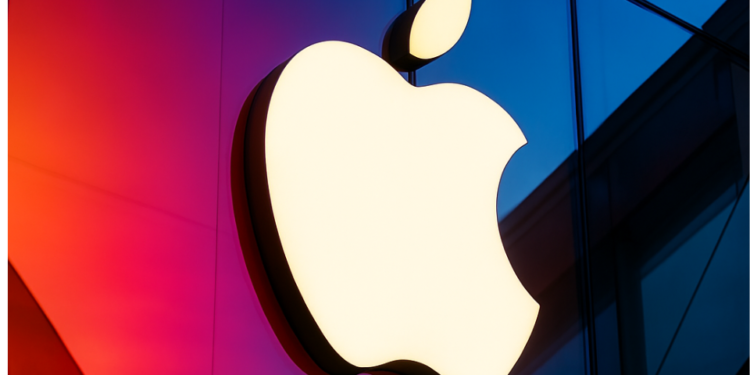 Apple Strengthens Hold in India with 28% Market Share in Premium Phones