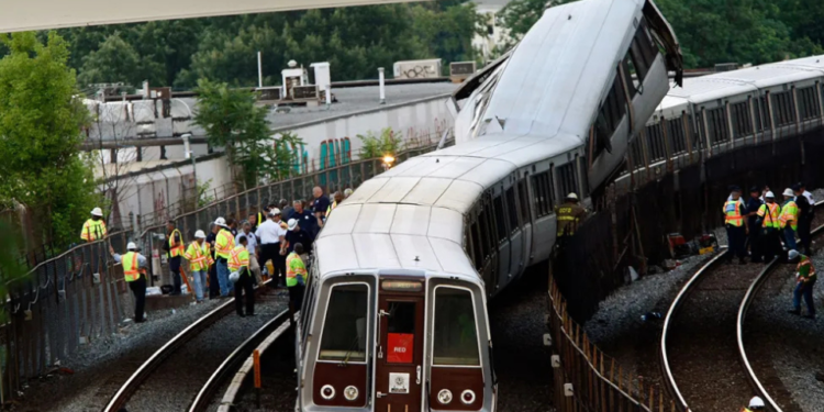 Hrithik Roshan Reacts to Mulund Metro Collapse Demands Stricter Safety Protocols