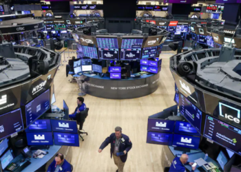 Stock Markets Near Record Highs as Investors Await US Jobs Report