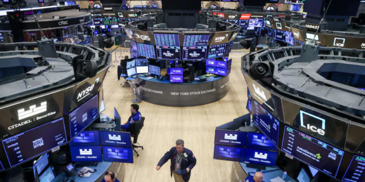 Stock Markets Near Record Highs as Investors Await US Jobs Report