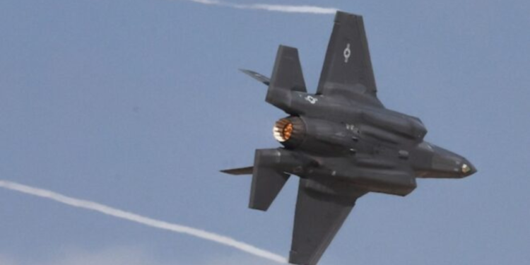 F35 and F22 Stealth Jets Move to Middle East Amid Iran Tensions