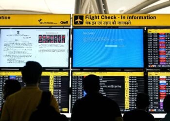 Delhi Airport Flights Delayed Amid Operational Disruptions, Passengers Face Long Waits